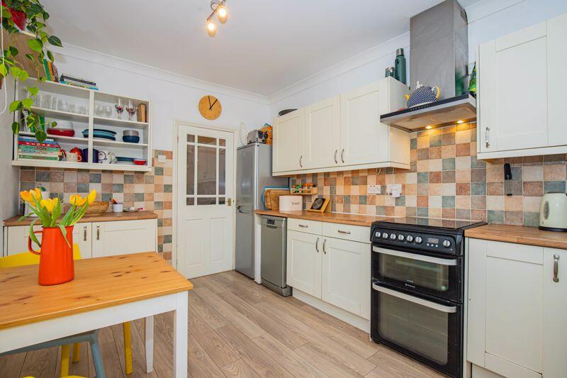 Kitchen / Breakfast Room