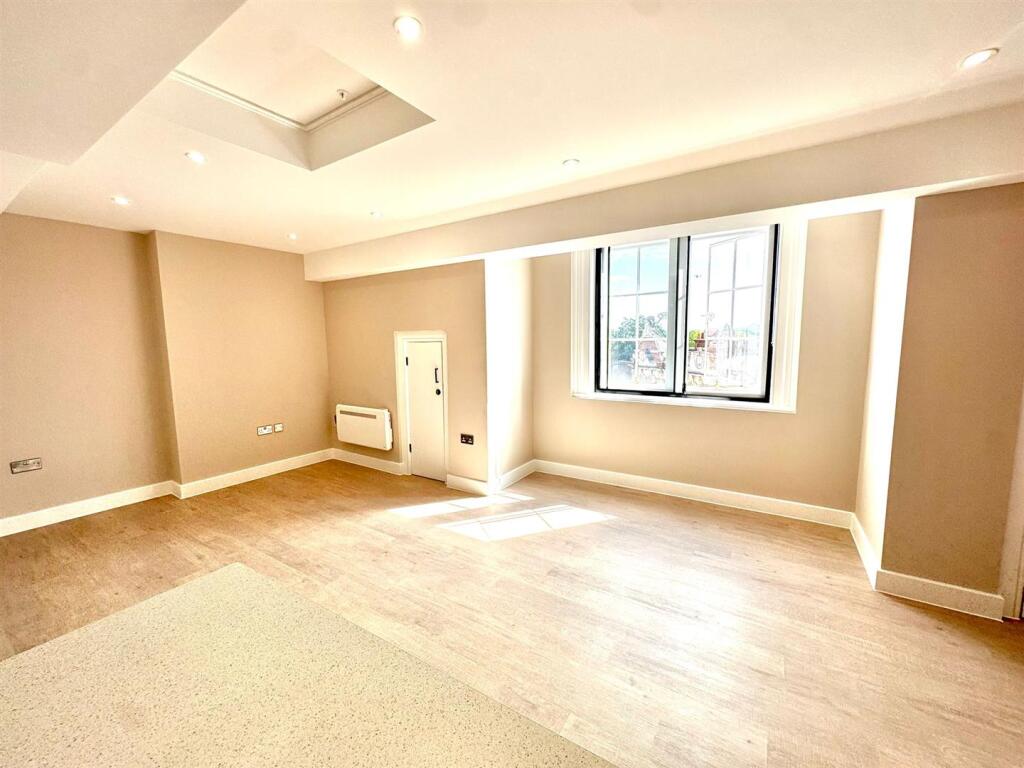 WhatsApp Image 2025-07-25 at 13.57.43 (4).jpeg