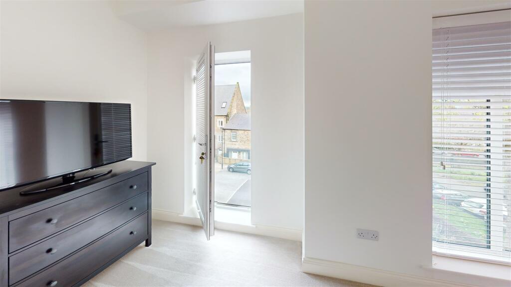 8-St-Stephens-Pl-Bedroom 1.jpg
