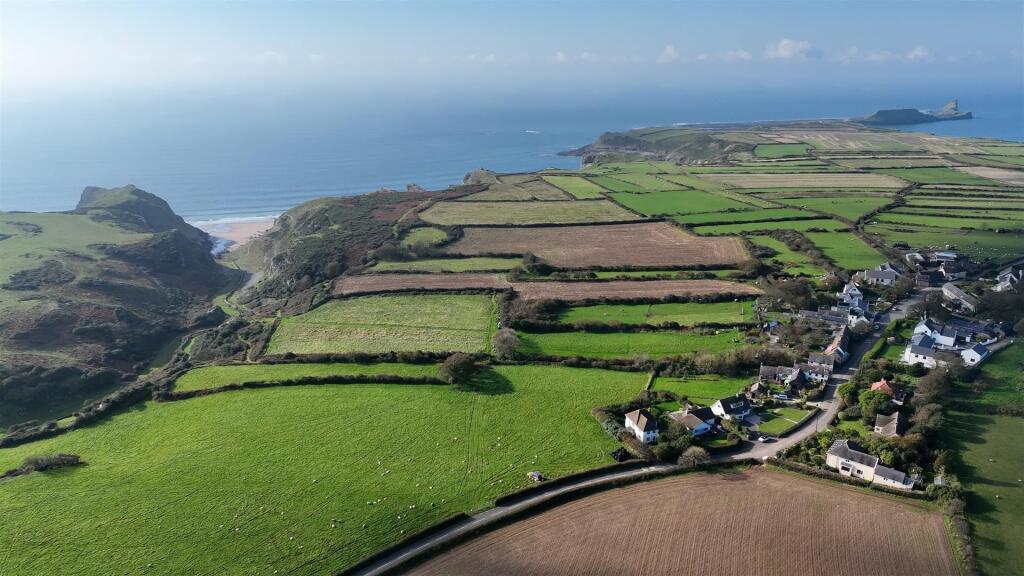 Sequence 01.00_02_29_30.Still015.jpg