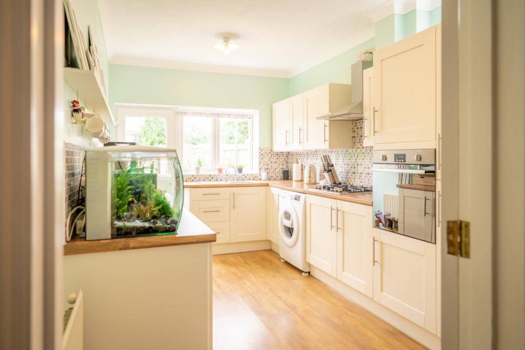 20220712143439 - 74R07868-HDR - 3 Chepstow Road, F