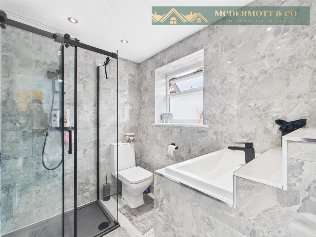 Family Shower Room