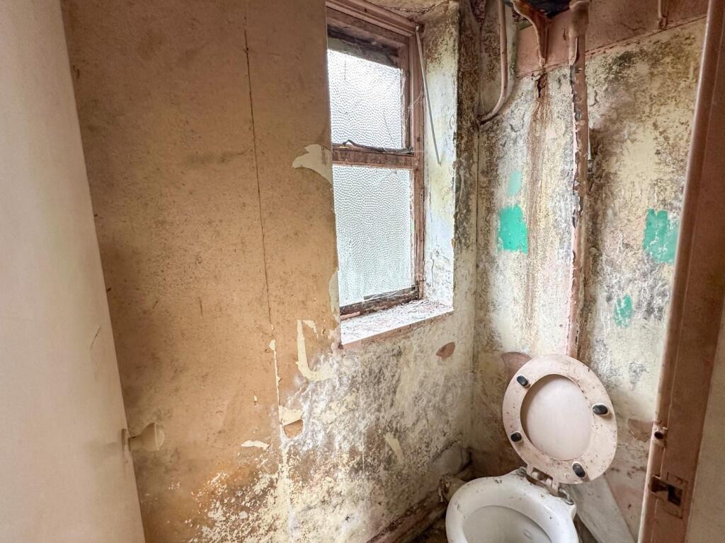 Separate WC