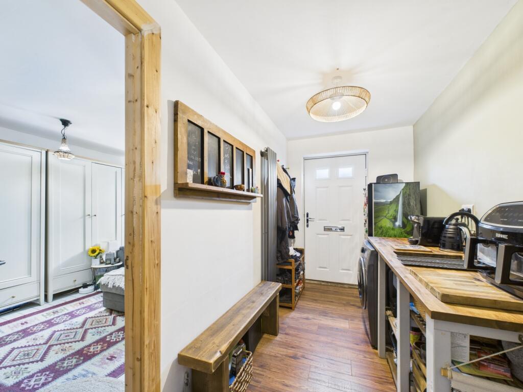 CAM02093G0-PR0053-STILL027