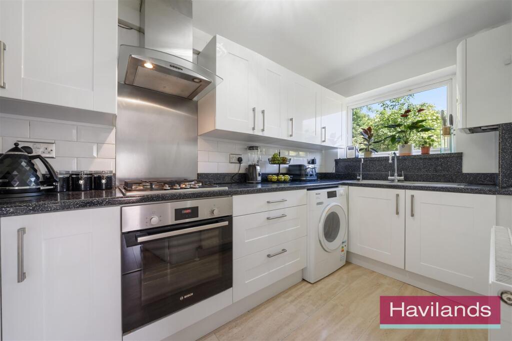 Adamsrill Close-5.jpg