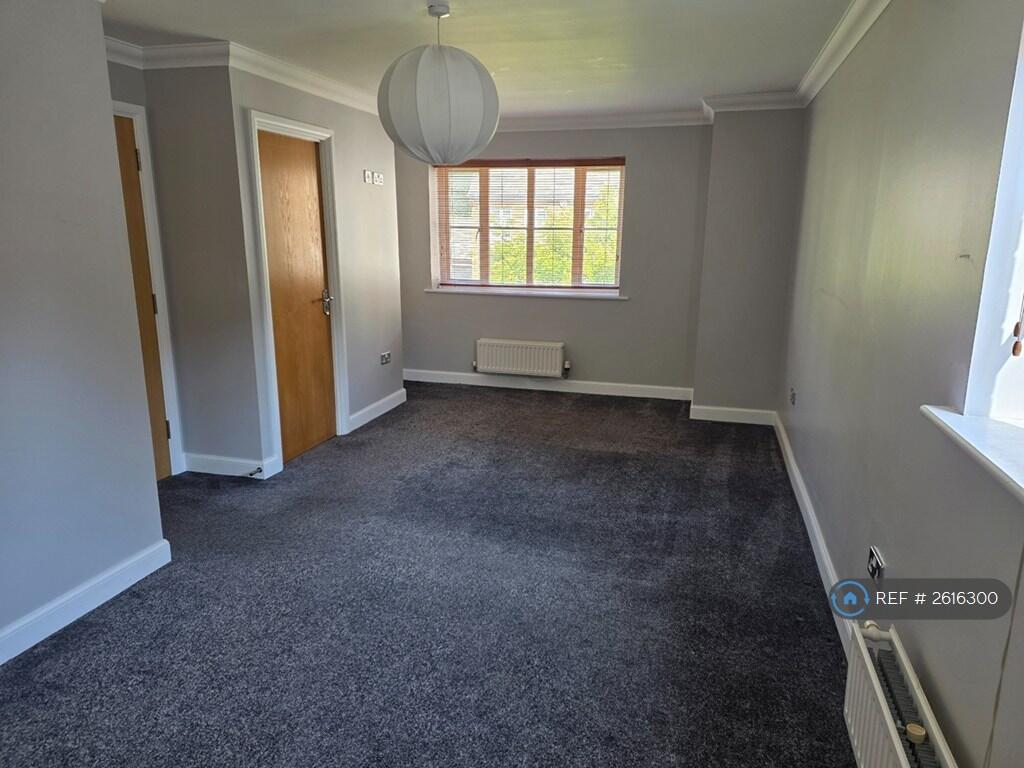 Master Bedroom Pic 1