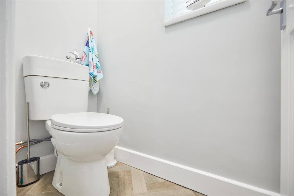 2 Barnesdale Road 22.jpg