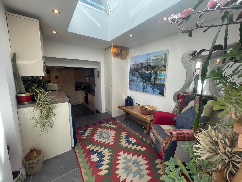 GARDEN ROOM