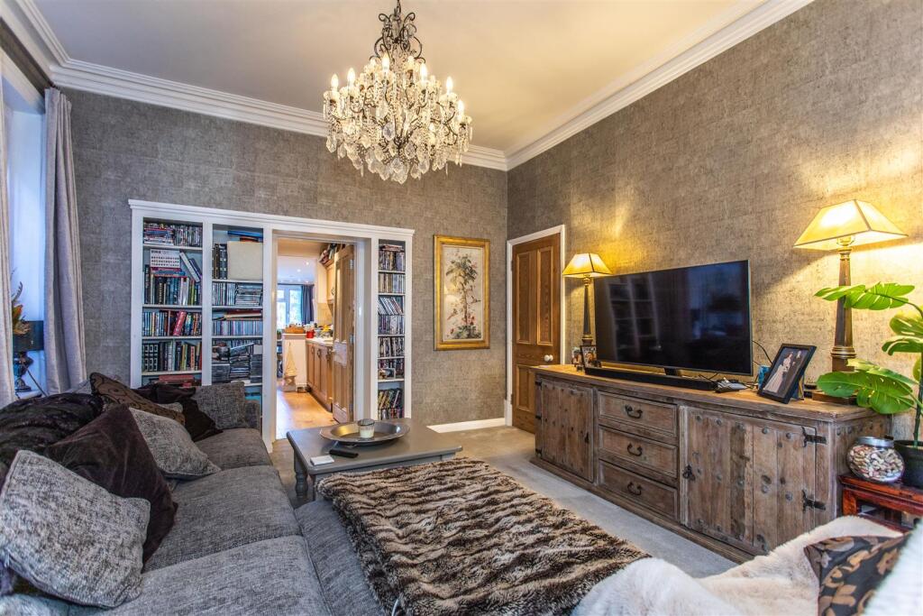 33 London Road42.jpg