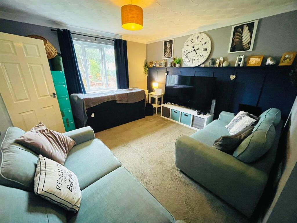 Lounge.1.jpg