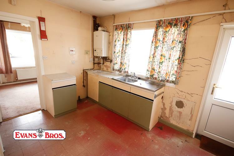 KITCHEN / BREAKFAST ROOM