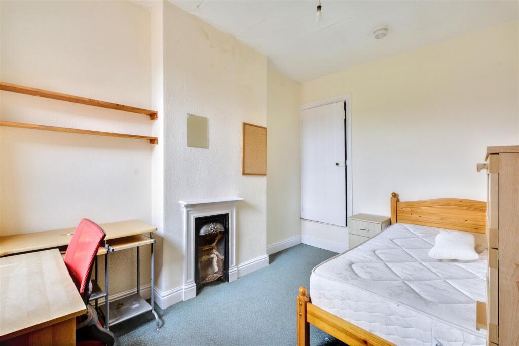 Bedroom 2.jpeg