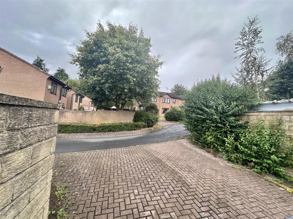 Bramleys Estate Agents - Union Road - Liversedge(3