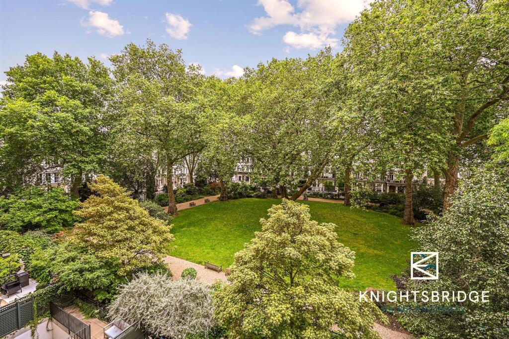 Flat G, 8 Ennismore Gardens (18).jpg