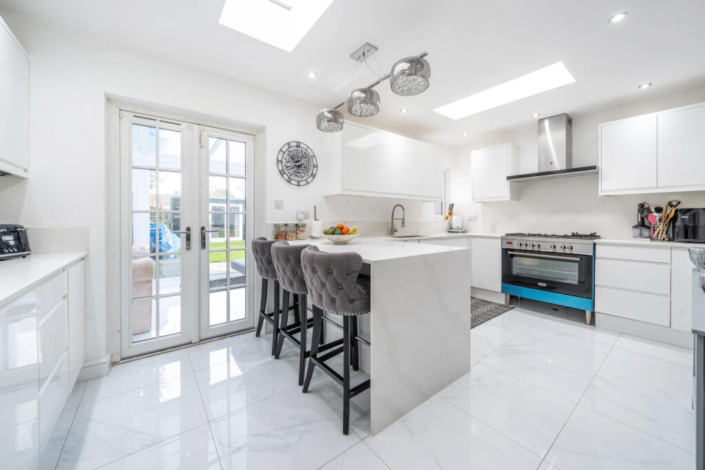 Kitchen/Breakfast Rm