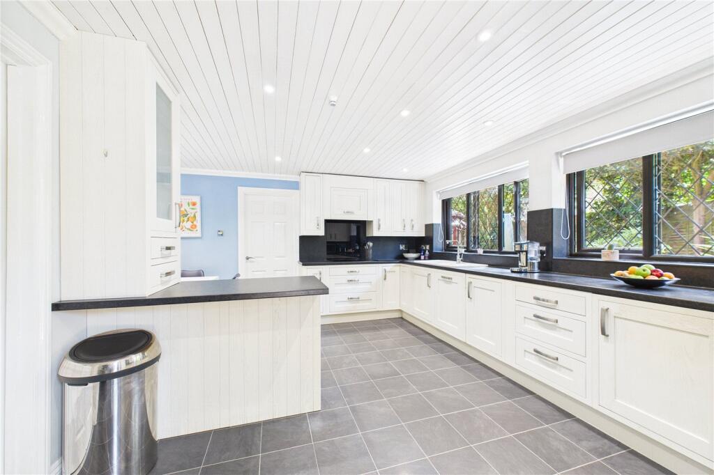 Kitchen/Breakfast Rm