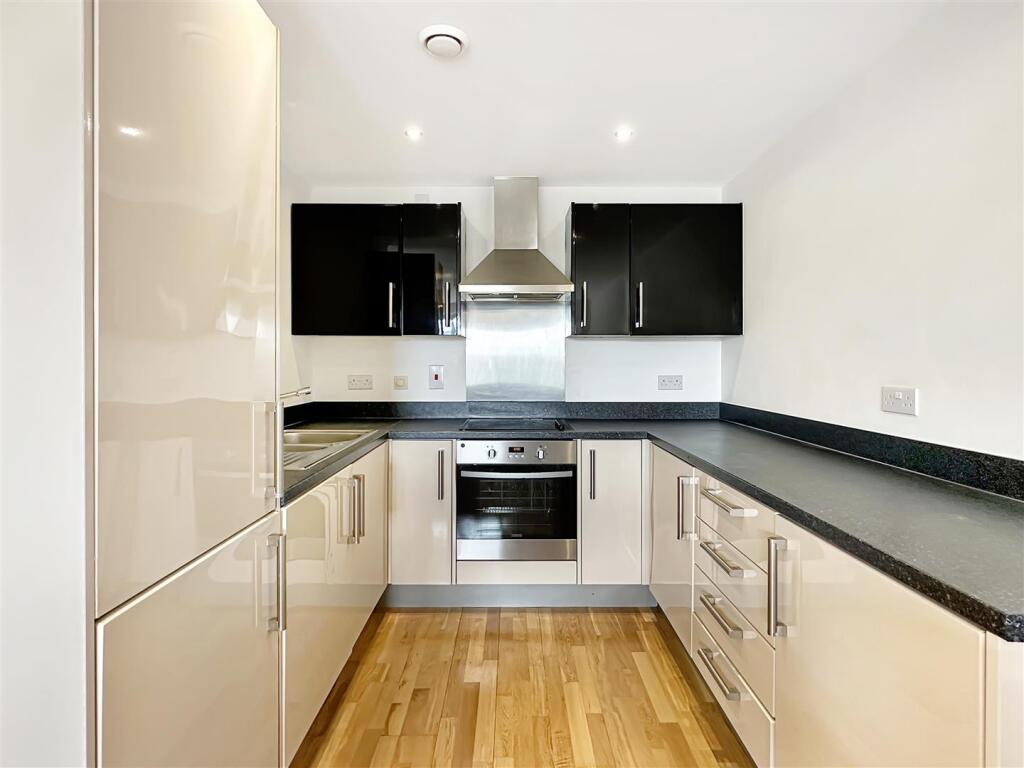 Kitchen (2)