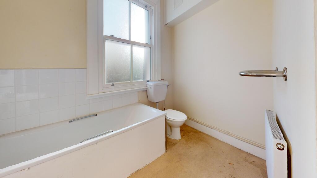 Flat B 13 Alvington Crescent, Hackney, London, E8 2NN