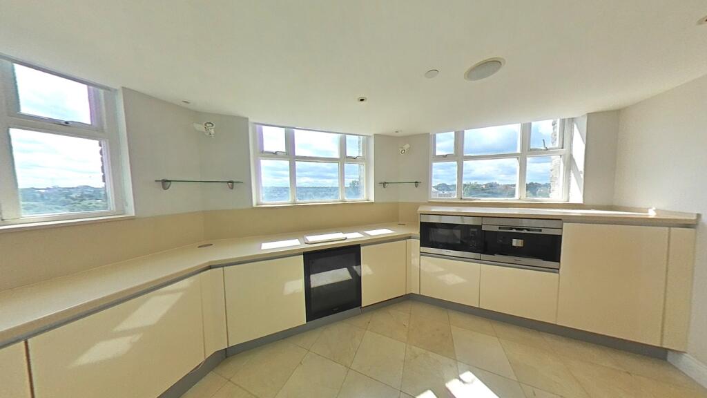 Kitchen  (1)