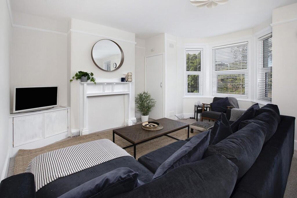 14Archibold202208...