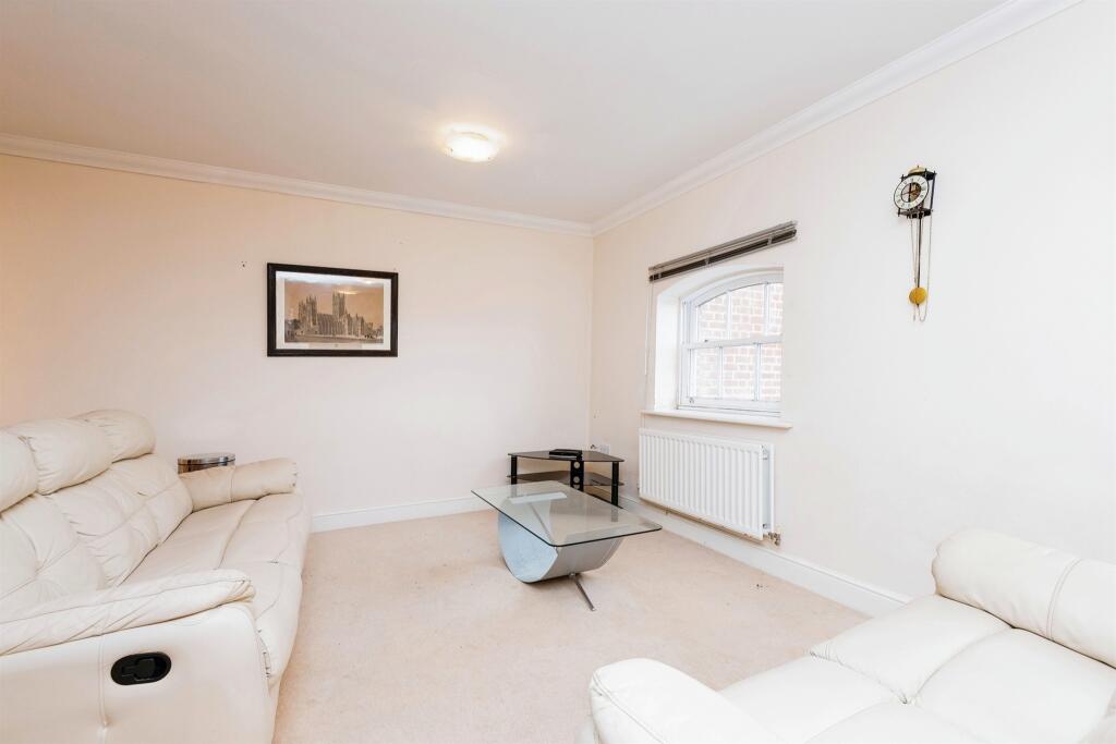 George Roche Road, CANTERBURY