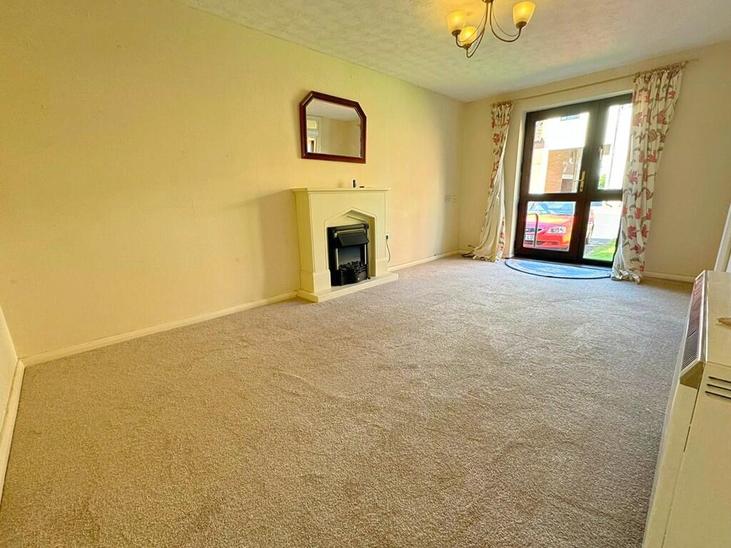 LIVING ROOM TO DO...