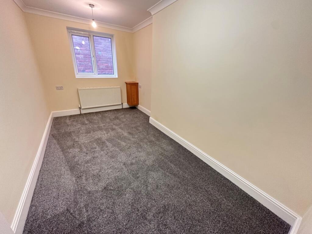 Lrg_Bedroom 1