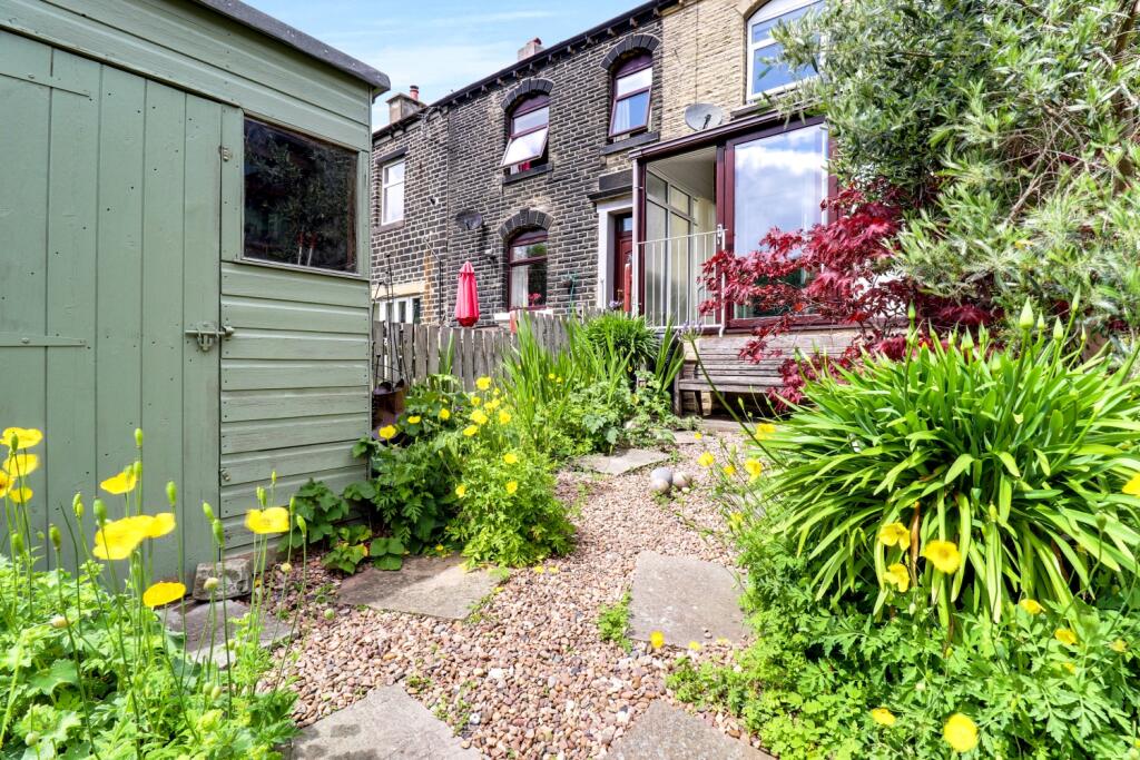 19- Martin Mellor EweMove Colne Valley