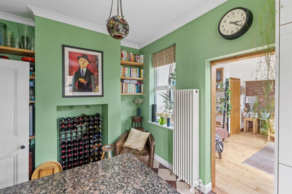 4 Bartholomews Close - 019.JPG