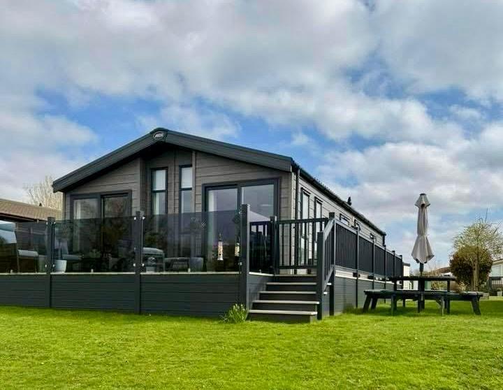 No 9 Otters Run, with wrap around deck