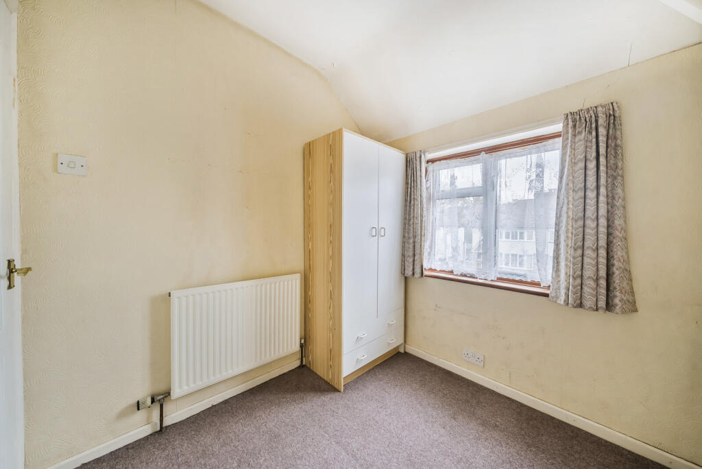 1372930-9-690cbd0...