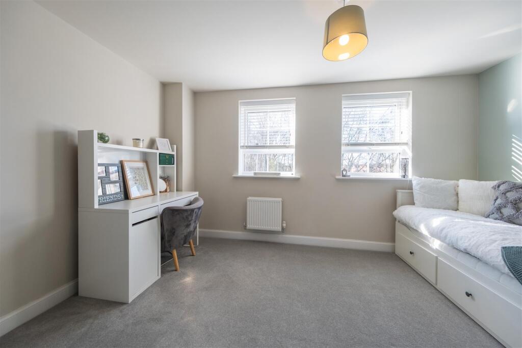 17 Dahlia Crescent-015.jpg