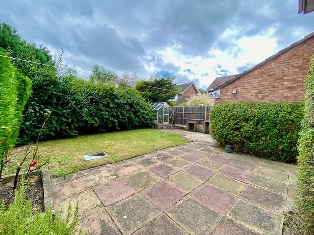 30 Kevins Grove garden 1.jpg