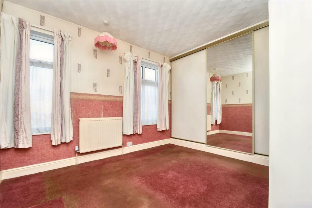 Bedroom One 1.JPG