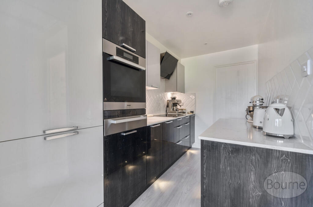 3ec1352b-8a1e-4e4...