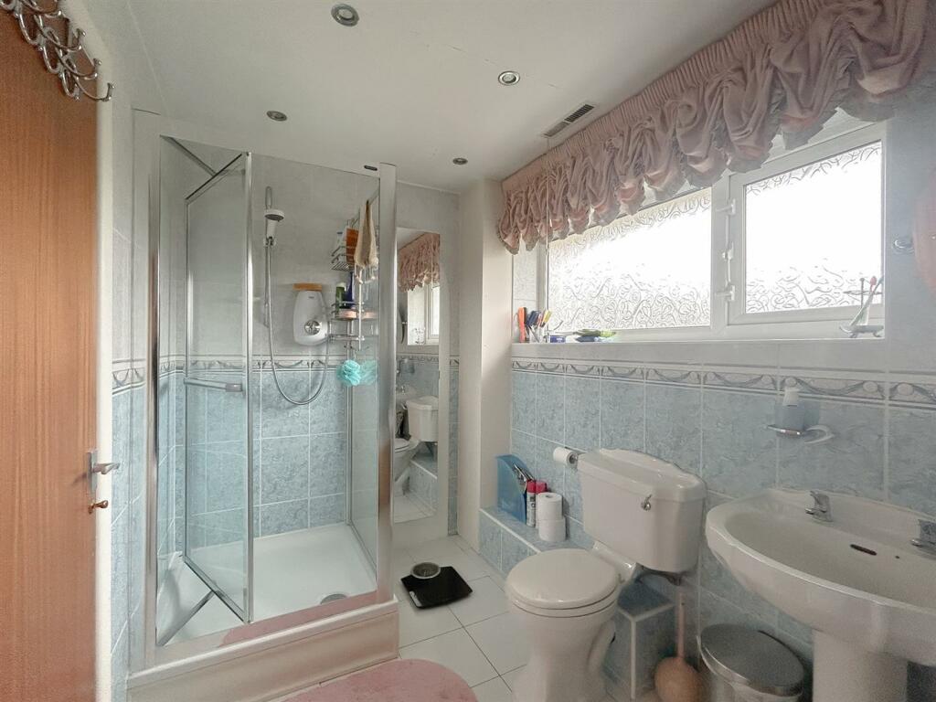 Ensuite Shower Room