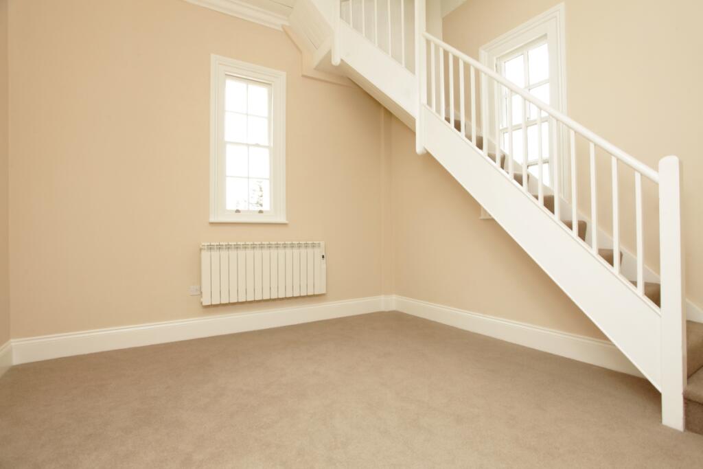 Apt 4 Thirlstaine...