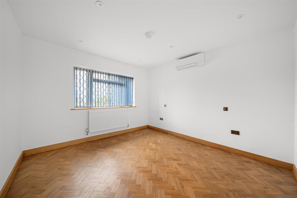 Charlton Lane-04.jpg