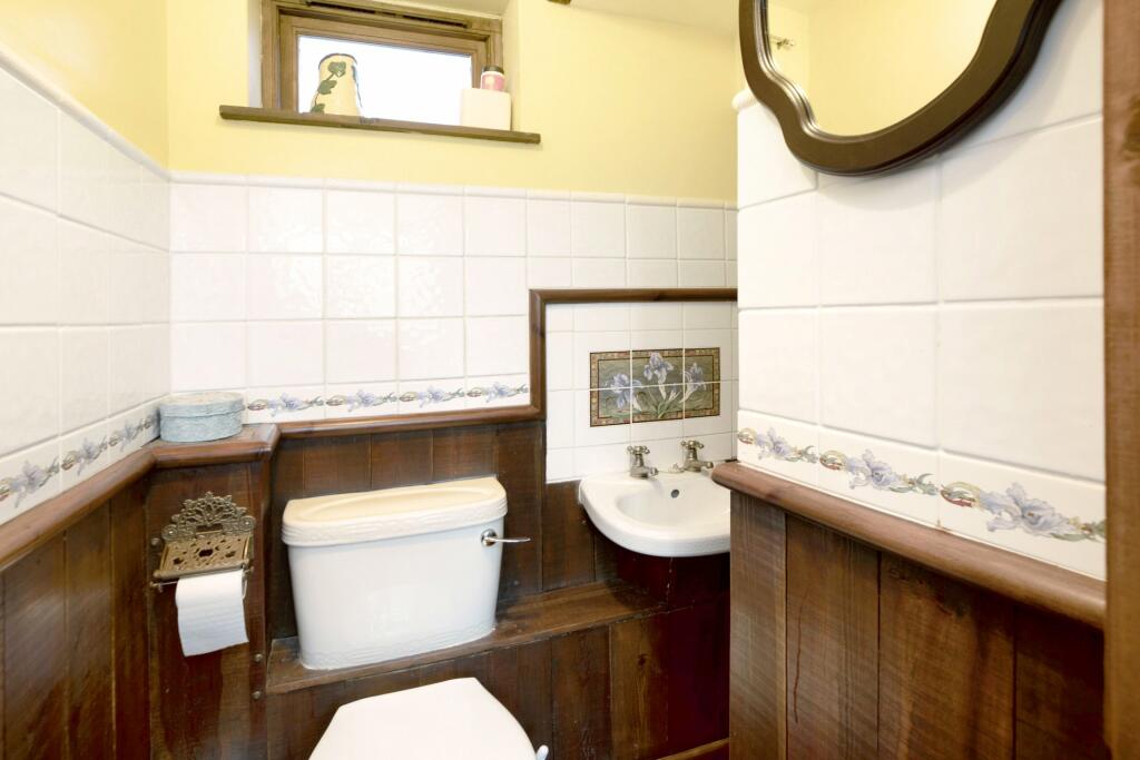 Gf Cloakroom