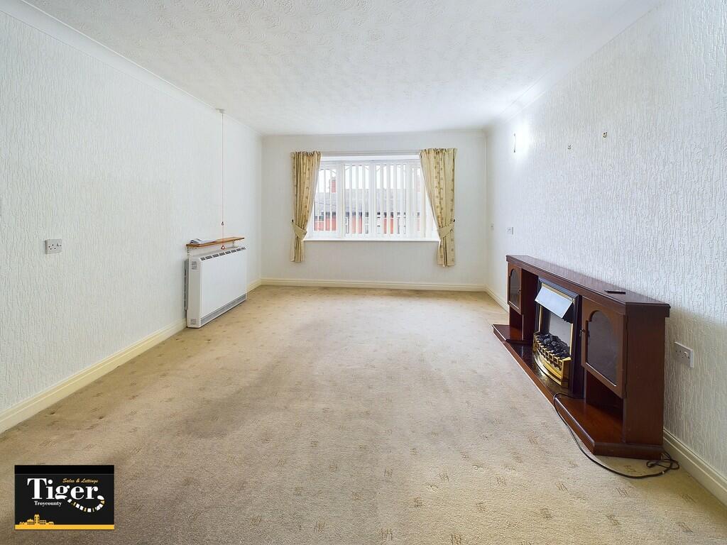 CAM02176G0-PR0424...