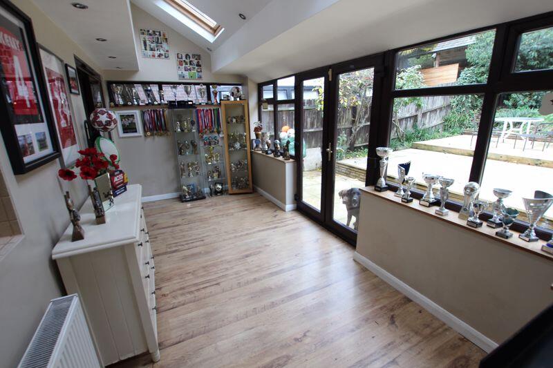 GARDEN ROOM