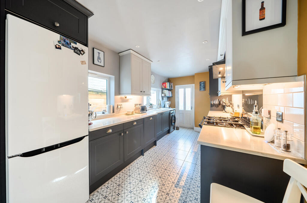 1354397-14-68c3f9...