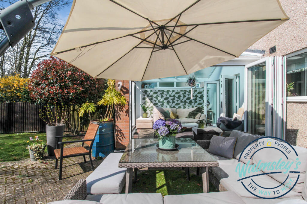 Sunny South facing patio &amp;