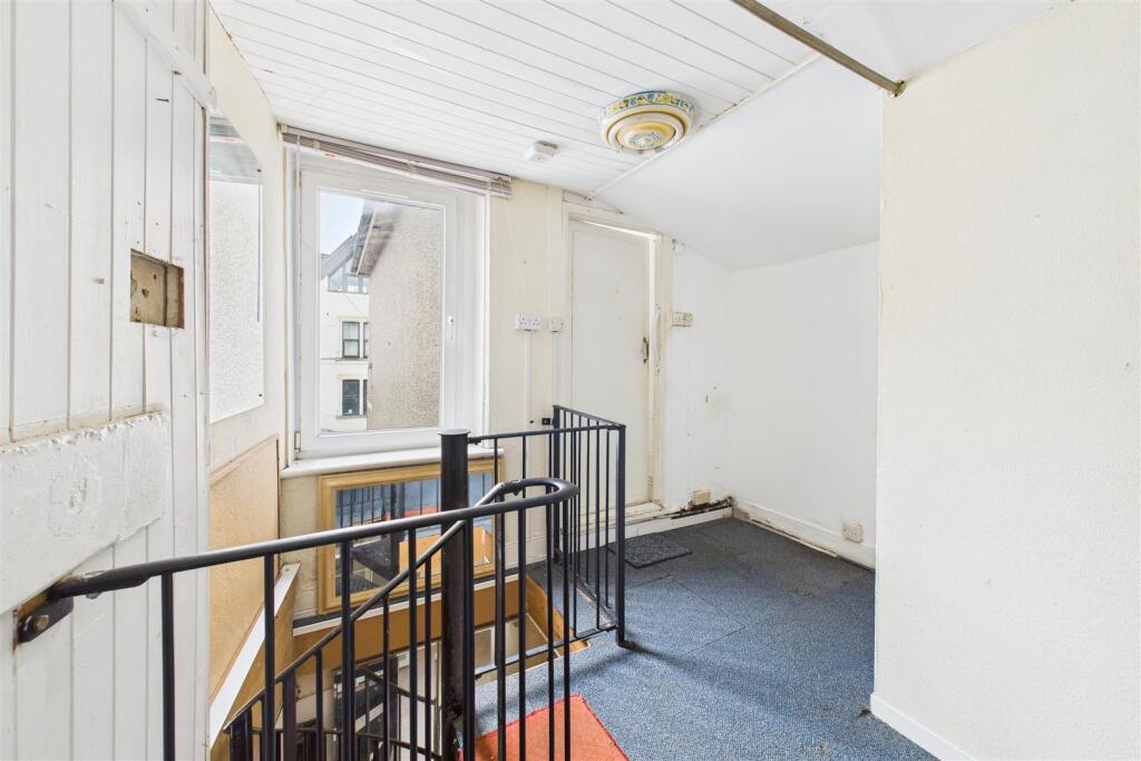 366 Two Mile Hill Road, St George, Bristol BS15 1A