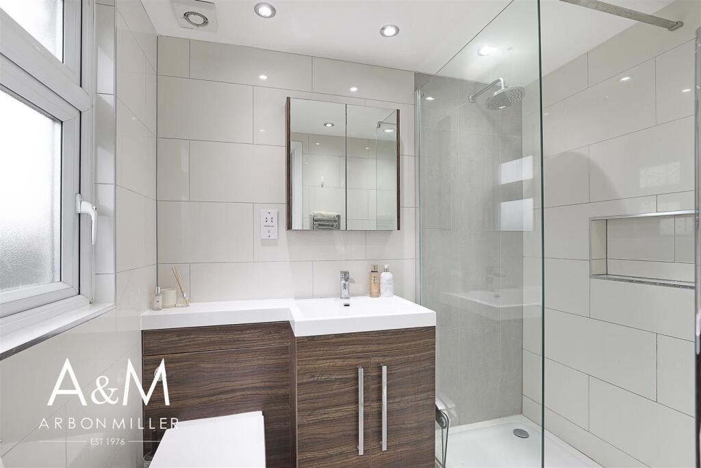 En-Suite Shower
