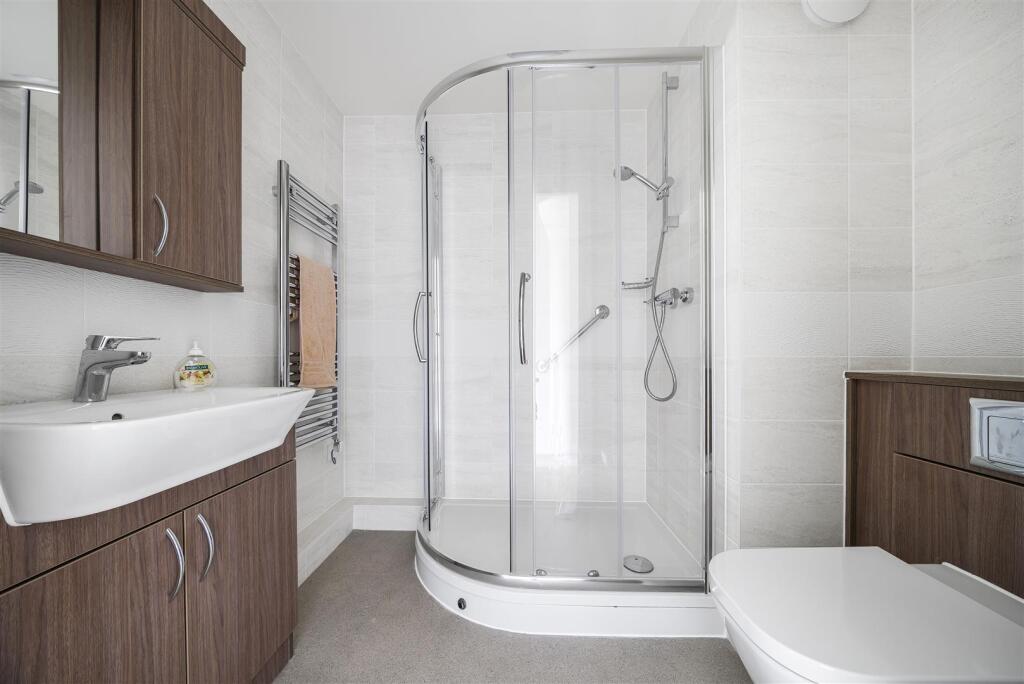 Shower Room.jpg