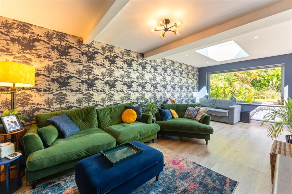 Formal Sitting To Wi