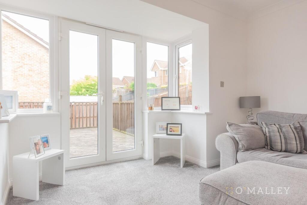 9. Living Room 4.jpg