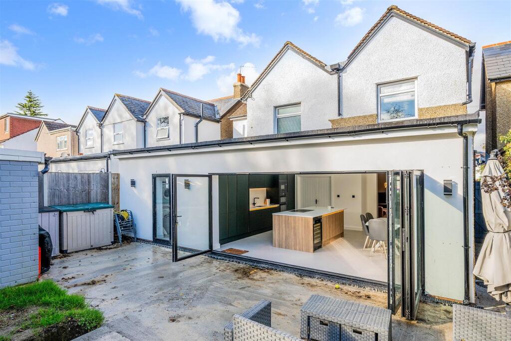 FERNDALE ROAD, 54  (17).jpg