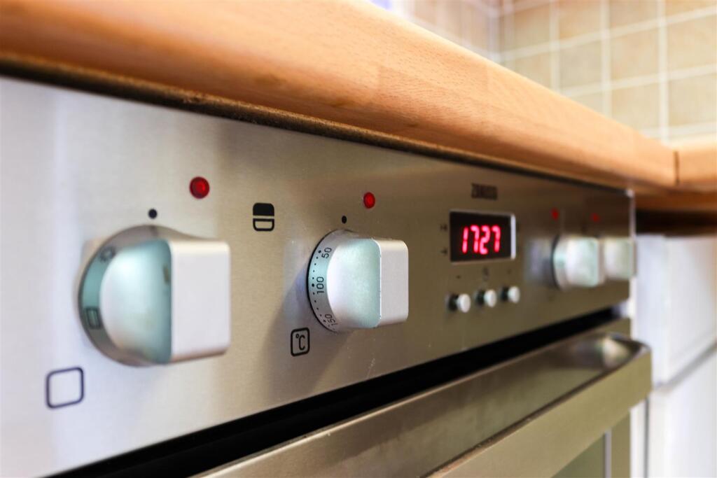 17. Kitchen diner 1.7.jpg